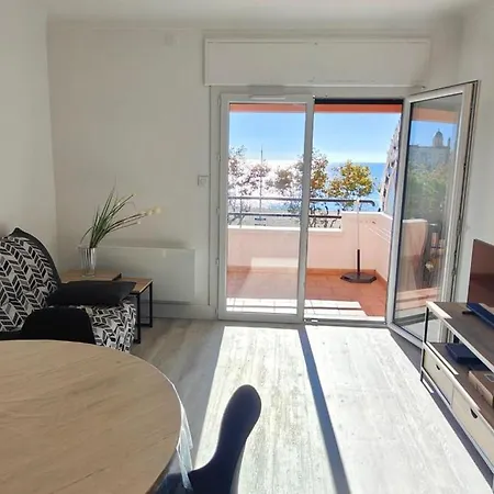 Apartment T2 With Terrace By The Sea Frejus