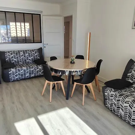 T2 With Terrace By The Sea *
